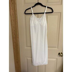 Vintage Vanity Fair Full Slip Off White Nylon Lace Made in USA Size 34